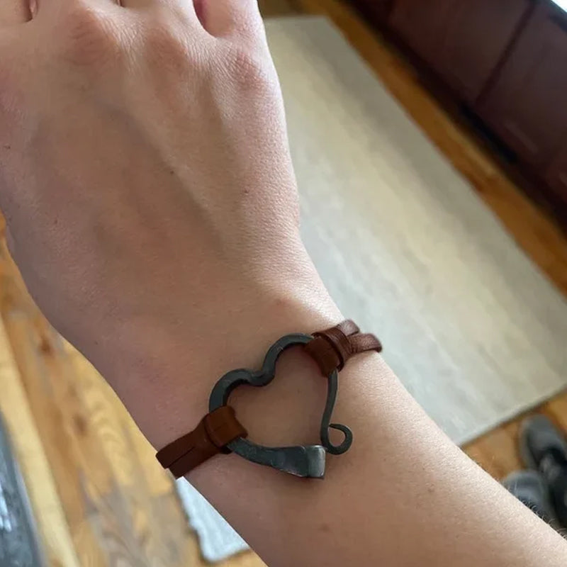 🔥Valentine's Day-Handmade Love Horseshoe Nail Bracelet