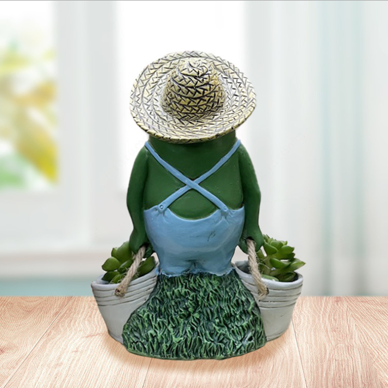 Cute Gardener Frog Statue