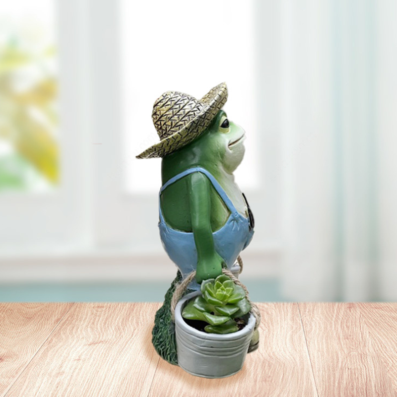 Cute Gardener Frog Statue